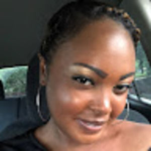 Meet your Posher, Desiree